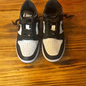 Nike Women’s Black and White Low-Top Athletic Sneakers